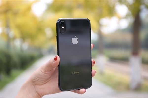 iPhone XS進(jìn)水損壞蘋果防水宣傳引爭(zhēng)議